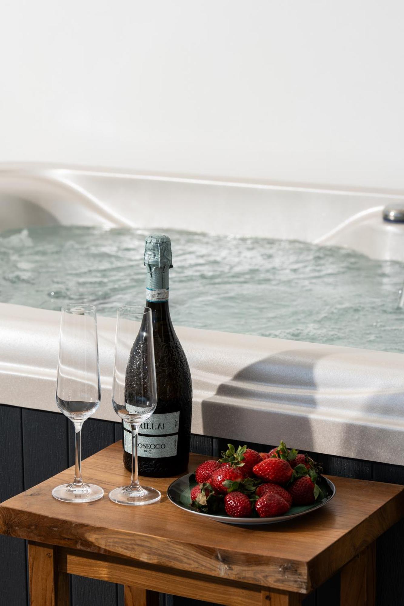 Secret View Apartment, With Private Jacuzzi Rethymnon Exterior foto