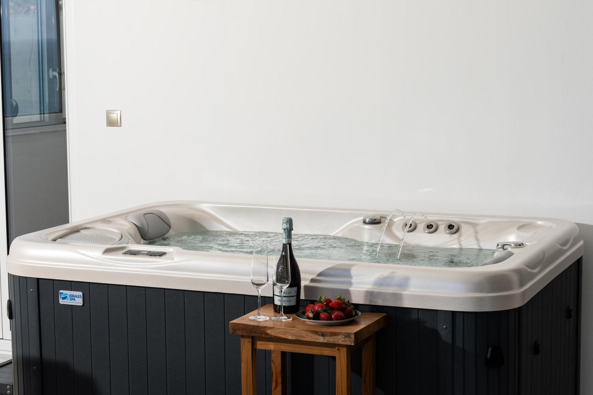 Secret View Apartment, With Private Jacuzzi Rethymnon Exterior foto